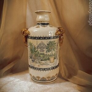 Satsuma-style porcelain vase